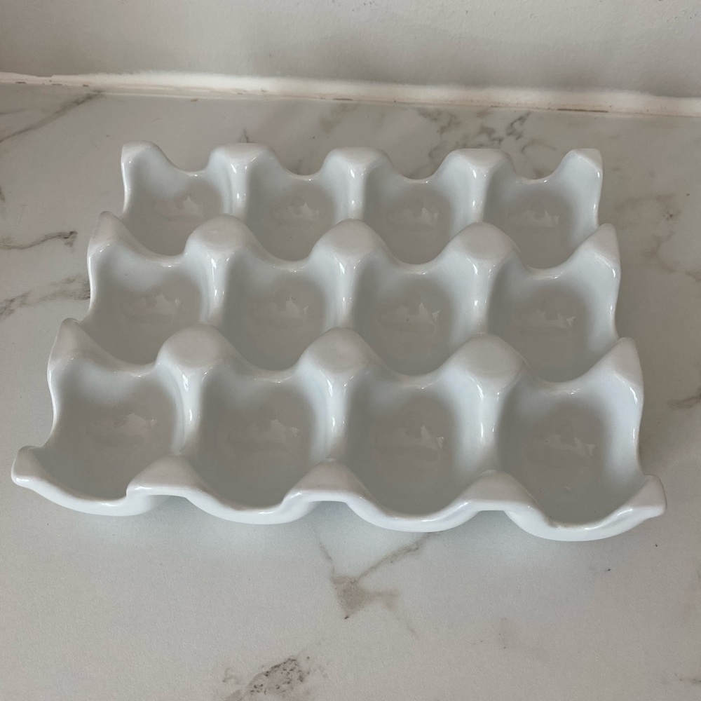 Ceramic Egg Holder